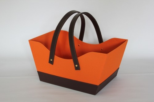 MAGAZINE BASKET WITH HOLDER